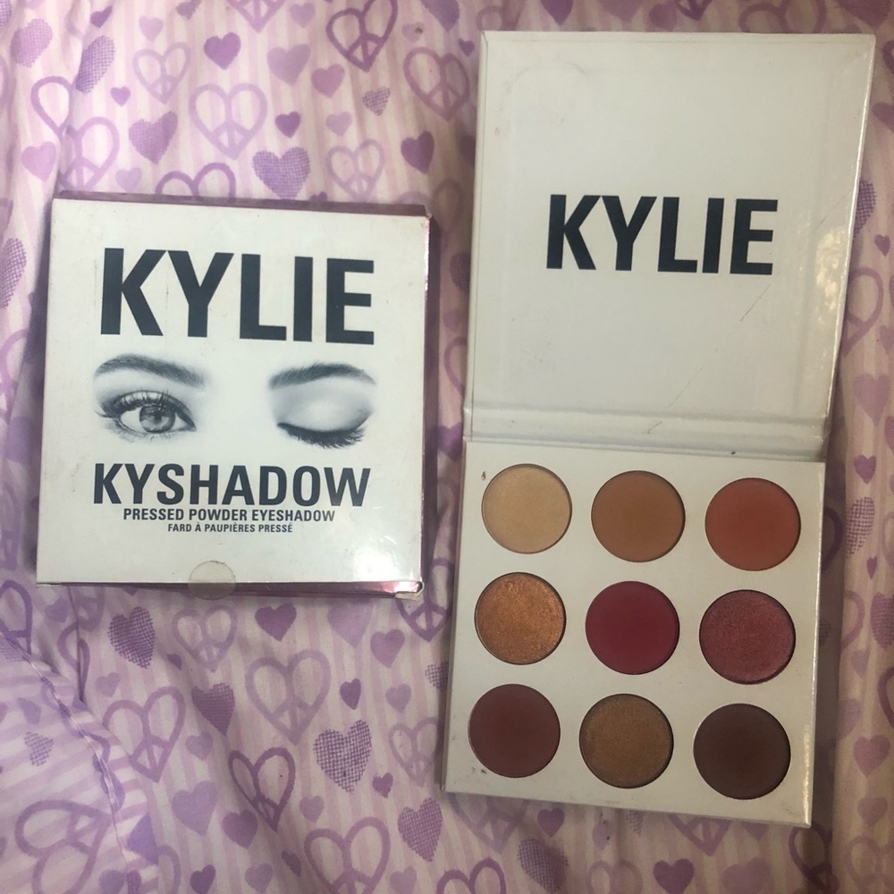 Kylie Cosmetics Burgundy Palette